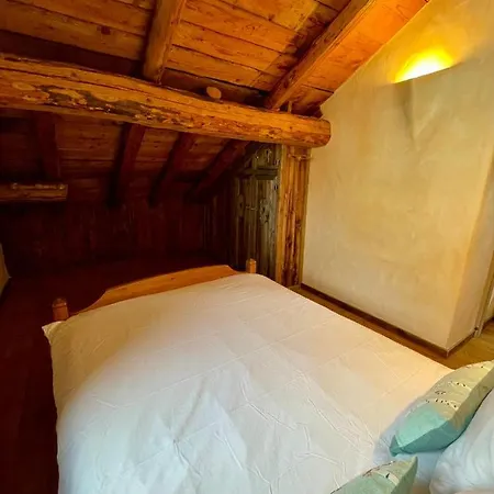 Typique Accueillant Jusqu'a 9 Personnes Σαλέ