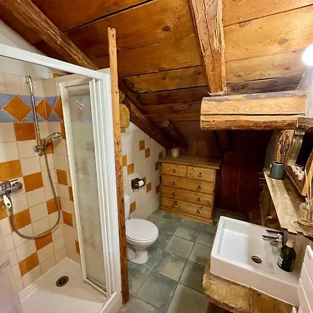 Typique Accueillant Jusqu'a 9 Personnes Σαλέ