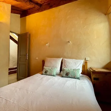 Typique Accueillant Jusqu'a 9 Personnes *