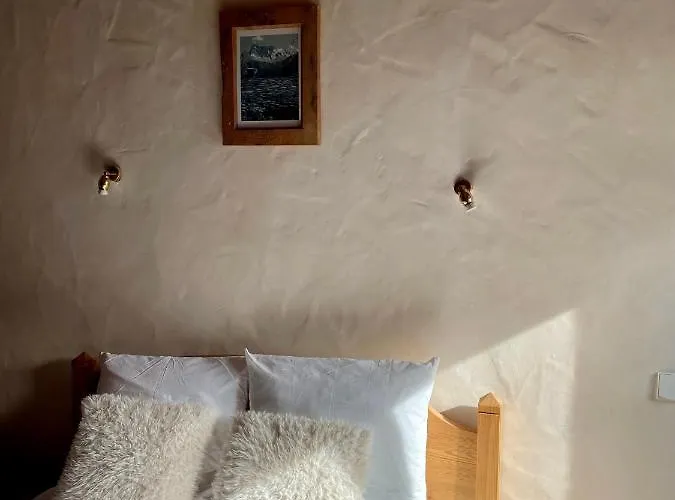 Typique Accueillant Jusqu'a 9 Personnes *