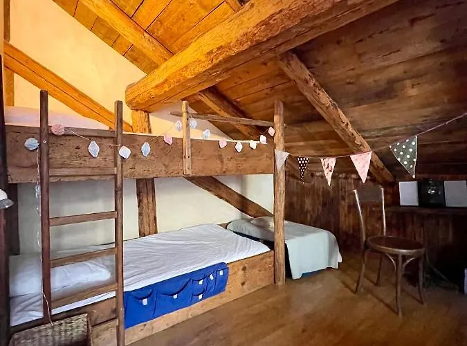 Typique Accueillant Jusqu'a 9 Personnes *