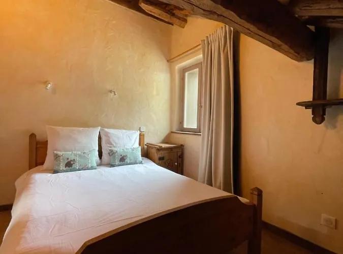 Typique Accueillant Jusqu'a 9 Personnes *