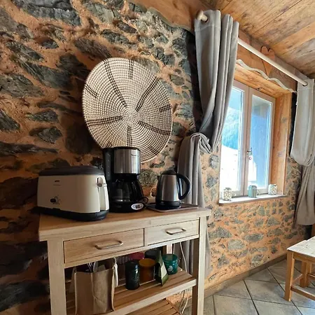 Chalet Typique Accueillant Jusqu'a 9 Personnes