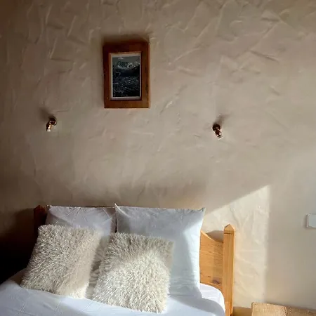 Typique Accueillant Jusqu'a 9 Personnes *