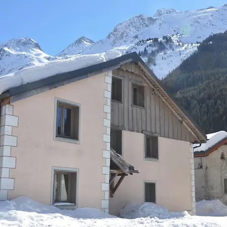 Typique Accueillant Jusqu'a 9 Personnes Chalet *
