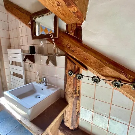 Typique Accueillant Jusqu'a 9 Personnes Chalet *