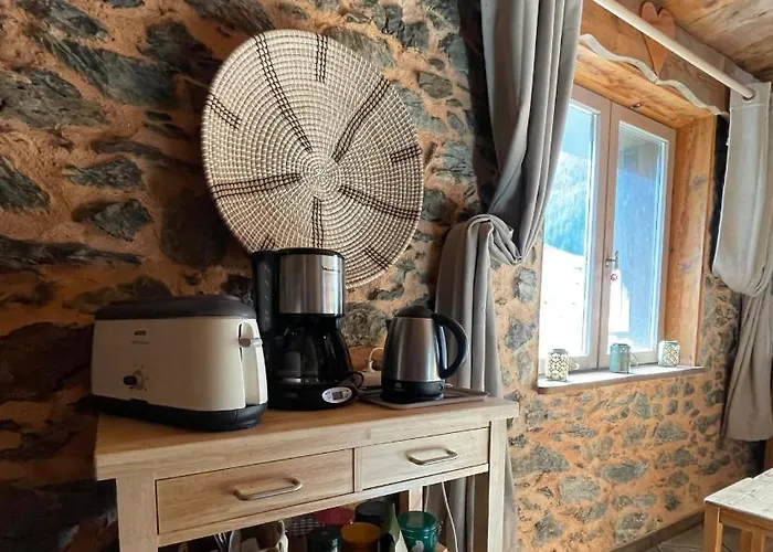 Chalet Typique Accueillant Jusqu'a 9 Personnes