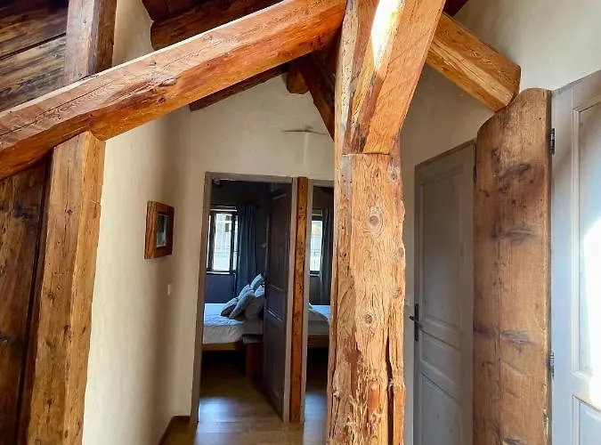 Chalet Typique Accueillant Jusqu'a 9 Personnes La Plagne