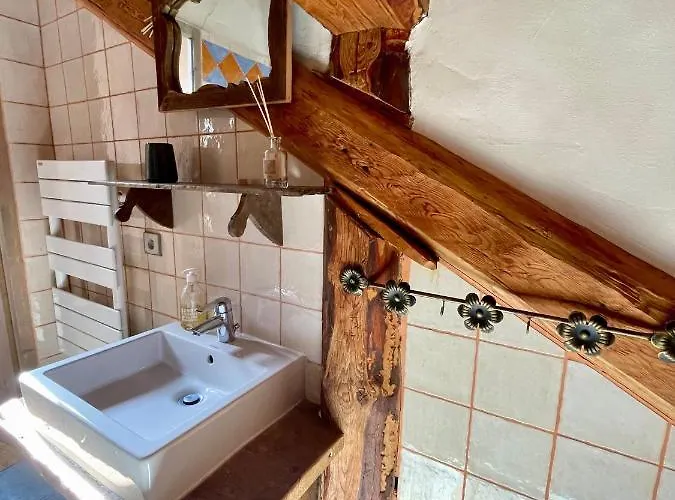 Typique Accueillant Jusqu'a 9 Personnes Chalet *