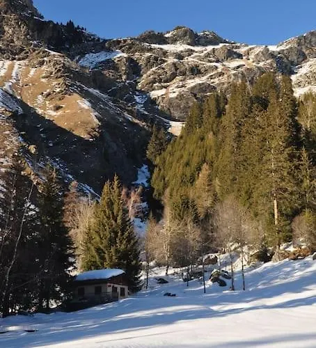 Typique Accueillant Jusqu'a 9 Personnes *